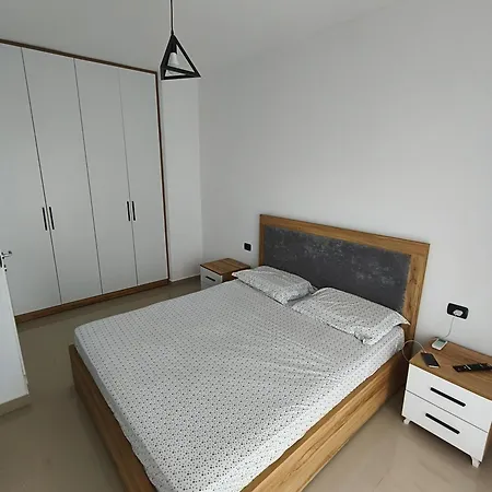 Eg 10 Apartment *